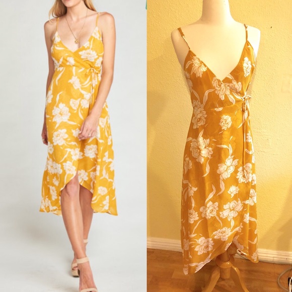 Show Me Your MuMu Dresses & Skirts - Show me your mumu Meghan wrap dress good bloom